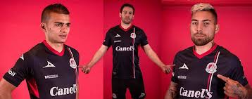 El club atlético san lorenzo de almagro conocido popularmente como san lorenzo de almagro o simplemente san lorenzo, es un club social y deportivo de argentina, fundado el 1.º de abril de 1908. Que Elegancia La De Francia Atletico De San Luis Presenta Tercer Uniforme