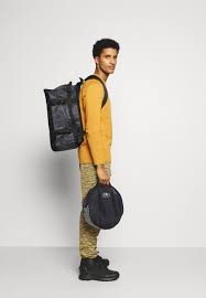 Made from a durable laminate material, the base camp medium duffel is a bomber of a bag. The North Face Base Camp Duffel S Unisex Sporttasche Dark Blue Dunkelblau Zalando De