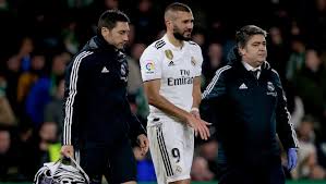 Sur cette page sont indiquées les blessures, mais aussi les blessures et les absences. Infirmerie Karim Benzema A Son Tour Sur La Touche 90min