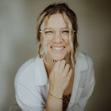 Emily Bode's Instagram, Twitter & Facebook