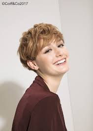 Court Coiffe Decoiffe Cheveux Courts Coiffure Coupe De Cheveux Courte