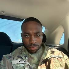 Florida RB Dameon Pierce lost his helmet