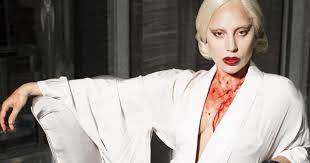 La carrière de comédienne de lady gaga est définitivement lancée. Les Photos De Lady Gaga Dans American Horror Story Sont Vraiment Trash