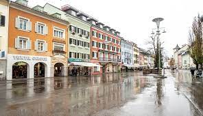 Juni zwischen 2 und 4 uhr im stadtgebiet von lienz mehrere zeitungsständer von diversen printmedien auf und entwendete daraus das vorhandene münzgeld. Lienz Matrei Sillian Lockdown Trifft Handel Mitten Im Weihnachtsgeschaft Hart Osttirol Heute At