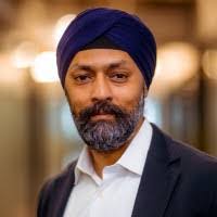 Davinder Mudhar's Instagram, Twitter & Facebook