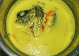 Gulai kepala ikan ini sedap disantap dengan masakan berikut ini: Resep Gulai Ikan Mas Ala Rumah Makan Padang Oleh Finari Kitchen Cookpad