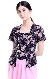 Beragam model baju batik jaman now dapat anda temukan dengan mudah di online shop ataupun toko offline. Harga Kebaya Hitam Wanita Original Murah Terbaru Juni 2021 Di Indonesia Priceprice Com