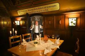 Wie zu hause fühlen sich die luthers in auerbachs keller und laden an ausgewählten abenden zum köstlichen schmaus an die gedeckte. Selected De Auerbachs Keller Leipzig Selected De