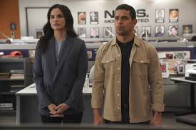 The official twitter for #ncis. Ncis Season 18 Episode 15 How Was Katrina Law S Debut As Knight