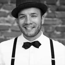 Sprecht mit ihm über die musik für die hochzeitsfeier, die location und die zu erwartenden gäste. Martinredet Bobby Bobbs N Freie Trauung Live Musik Und Hochzeit Dj