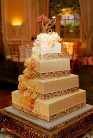 Real Weddings Amber And Tom Weddingbee Wedding Cake Toppers Wedding Cake Flavors Square Wedding Cakes