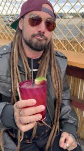 Today marks exactly one year from the accident and I FEEL GOOD! 🤘😁🤘