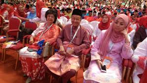 Siti hasmah binti haji mohd ali. Umno Agm Dr Mahathir Attends After All The Star