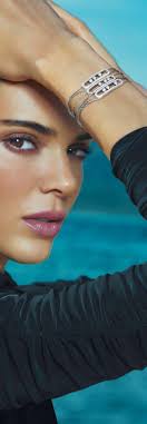 HUESERS Magazine December 2022 by Prodes Italia