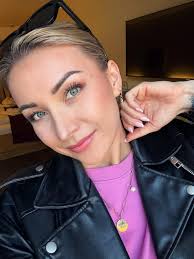 تمت إضافة ‏صورة جديدة‏ بواسطة...