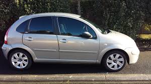 Pensez A Louer La Jolie Citroen C3 De Thibaut Pour Une Ballade Du Cote De Niort 79 Citroen C3 Voiture Des Voitures
