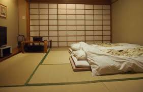 C'est la déclinaison moderne d'un élément traditionnel de l'architecture japonaise : Shoji Et Fusuma Panneaux Coulissants Japonais