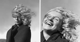 Marilyn monroe in front of her infamous house. Rare Photos Of Marilyn Monroe When She Was Just 20 Years Old Bored Panda