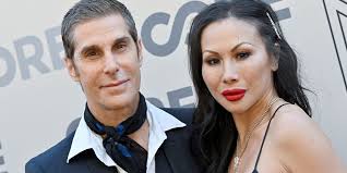 Perry Farrell's Wife Gives Her Account Of The Jane's Addiction Fight, And  It's Weird