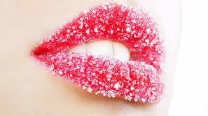 Mách bạn 5 mẹo tẩy da chết cho môi cực dễ tại nhà - VietNamNet