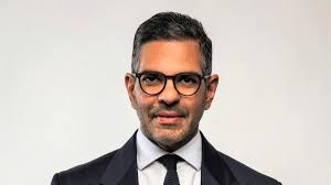 El compañero de polo del príncipe Guillermo muere al tragarse una abeja  durante un partido