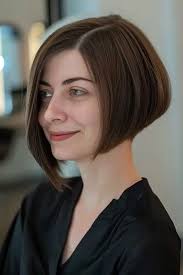 30 Asymmetrical Bob Ideas for an Original Hairstyle ❤💫 Add a twist to your  classic bob with these asymmetrical styles! 💇‍♀️ Perfect for showcasing  creativity and confidence, each look brings a fresh,