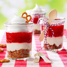 Lots of you asked me what i do to curb the cravings since i don't have an ice cream maker, i had to get creative on how to make it at home. 35 Low Calorie Strawberry Dessert Recipes We Love To Make