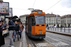 E' la pioggia che scende dietro le tende la felicita. Cosa Vedere A Torino Itinerario Per Visitare Il Centro Citta