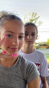 Kenadi💐🛍️🐕 (@kenadioldham8)