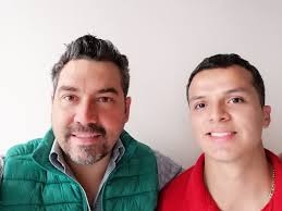 Bienvenido Uriel, vamos juntos a trabajar. Me da mucho gusto que una  persona joven, emprendedora y con muchas ganas como tú, sea quien me  acompañe como suplente en este gran reto.