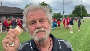 Roland Schmitt, Mitinitiator des Benefizspiels der Lotto-Elf in Ferschweiler