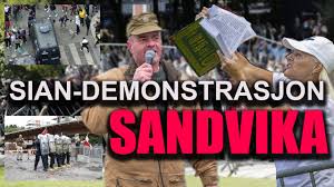 Tre demonstranter ble innbrakt, og fem personer ble bortvist av politiet. Sian Demonstrasjon Sandvika Youtube