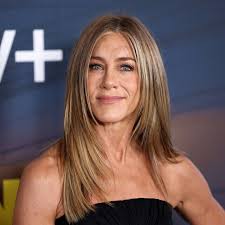 Jennifer Aniston's boyfriend posts love advice amid rumors