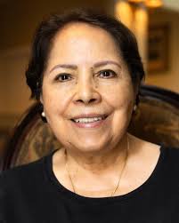 Explore the world of Martha Ochoa, an artist from Cuzco, Peru, whose  Colonial Baroque style blends Catholic iconography with Andean motifs.  Hailing from a lineage of renowned Peruvian artists, she brings her