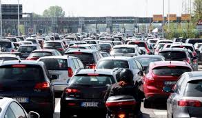 Di seguito gli aggiornamenti sul traffico in tempo reale per la giornata di oggi, sabato 18 agosto 2018. Traffico Autostrade In Tempo Reale Milioni Di Italiani In Vacanza
