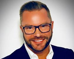 Mark Mantel's Instagram, Twitter & Facebook