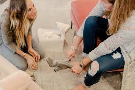 Online shopping for clothing, shoes & jewelry from a great selection of sandals, boots, fashion sneakers, pumps, athletic, slippers & more at everyday low prices. Sarah Jessica Parker Shopgirl The New York Times