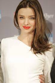 Bmb49h1cqaalge9 Jpg Orig 1000 1500 Trends Haare Lippen