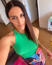 Pero, ¿Qué es la felicidad salvo la simple armonía entre una persona y la  vida que lleva?.” -Albert Camus.-