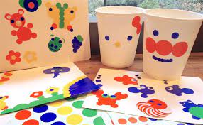 100均のラベルシールで親子で簡単にできる まるシールアート 知育 chiik シール 手作り フェルトクラフト 手作りおもちゃ