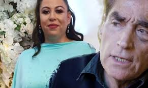 Oana roman a primit o multime de complimente in timpul nuntii de duminica, dar si dupa. Ce RelaÈ›ie A Avut De Fapt Oana Roman Cu TatÄƒl Ei Petre Roman MÄƒ BÄƒtea Cu Cureaua A Fost Foarte Dur Impact