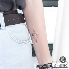 Hình xăm mini ở vai đơn giản nhuwg rất tinh tế. Hinh XÄƒm Cháº¥t Mini