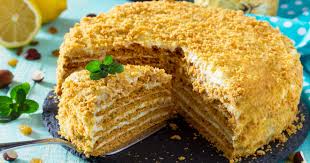 Ada pelbagai jenis tepung di pasaran dan setiap jenis mempunyai fungsi yang berbeza dalam penyediaan kuih muih, kek, pastri, biskut atau roti. Medovik Adalah Resipi Yang Paling Sederhana Dari Kek Yang Sangat Lazat Yang Dibuat Daripada Kek Dibakar Dalam Pelbagai Jenis Oven Dan Kuali