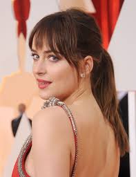 Best hairstyles for oval faces. Best Type Of Bangs For Your Face Shape Bangs For Round Oval Square And Heart Shaped Faces