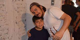 Jairo valdez, 34javier yulissa, 38. Como Un Par De Zapatillas Rotas Se Transformo En Una Gran Cruzada Solidaria Publimetro Chile