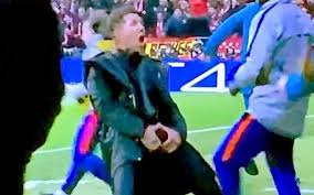 All information about atlético madrid (laliga) current squad with market values transfers rumours player stats fixtures news. Atletico Madrid Uefa Ermittelt Wegen Eier Griff Gegen Diego Simeone Fussball Bild De