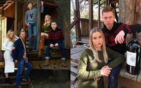 You are viewing image #8 of 28, you can see the complete gallery at the bottom below. Candace Cameron Bure Responds To Family Christmas Photo Criticism On Instagram