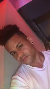 ¿Quién se iba a imaginar que un tipo tan fuerte y con la cara de malo esa  que siempre llevabas, era fanático a las novelitas?😅 Esa “Hija del  Mariachi” la tenías quemá 🤦🏽‍♂️, pero entiendo que te ...