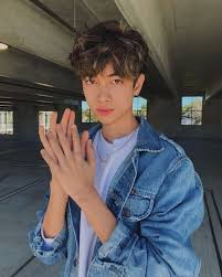 Diperbarui 07 nov 2019, 17:00 wib. Rekomendasi Cast Cowok Ganteng Hiatus 47 Sebastian Moy Wattpad