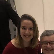 Elisa, passeggiata cane